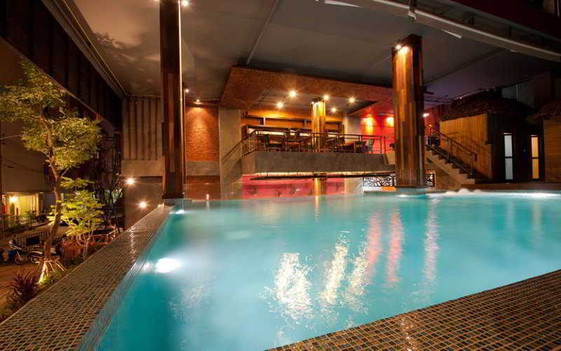 De Coze Hotel Patong Exterior photo