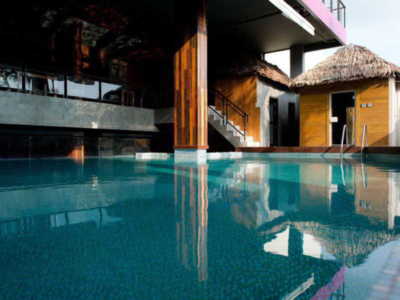 De Coze Hotel Patong Exterior photo